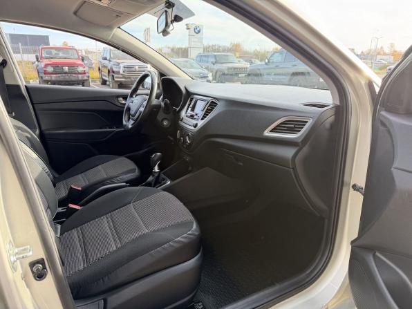 Hyundai Solaris II с пробегом 2019 года, цена 1 380 000 рублей, 62927 км, седан, Автокод Объявления