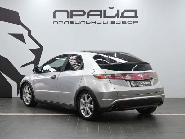 Honda Civic VIII Рестайлинг с пробегом 2008 года, цена 769 900 рублей, 228502 км, хэтчбек, Автокод Объявления