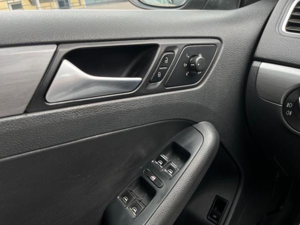 Volkswagen Jetta VI с пробегом 2013 года, цена 1 030 000 рублей, 180223 км, седан, Автокод Объявления
