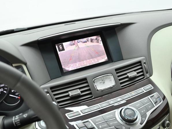 Infiniti Q70 I Рестайлинг с пробегом 2015 года, цена 2 049 000 рублей, 136000 км, седан, Автокод Объявления