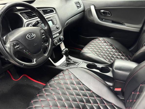 Kia Ceed II Рестайлинг с пробегом 2018 года, цена 1 339 900 рублей, 124500 км, универсал, Автокод Объявления