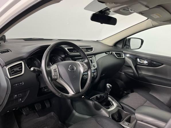 Nissan Qashqai II с пробегом 2015 года, цена 1 300 000 рублей, 94475 км, внедорожник, Автокод Объявления