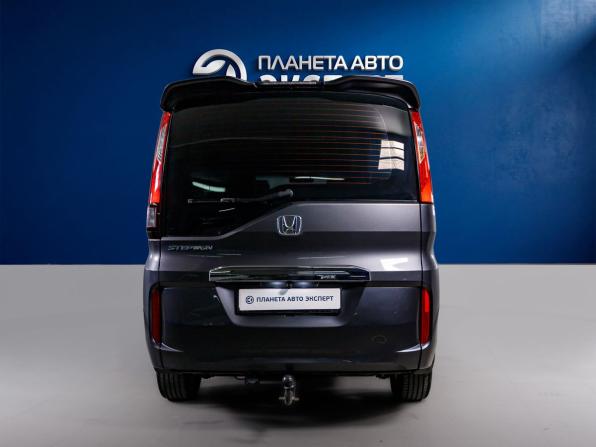Honda Stepwgn V с пробегом 2016 года, цена 1 820 000 рублей, 145901 км, минивэн, Автокод Объявления