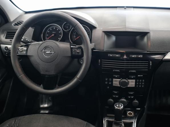 Opel Astra H Рестайлинг с пробегом 2012 года, цена 567 000 рублей, 193032 км, седан, Автокод Объявления
