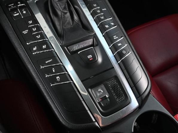 Porsche Macan I с пробегом 2017 года, цена 3 770 000 рублей, 96129 км, внедорожник, Автокод Объявления
