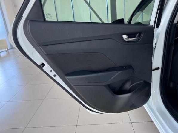Hyundai Solaris II с пробегом 2018 года, цена 1 310 000 рублей, 145000 км, седан, Автокод Объявления