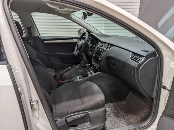 Skoda Octavia III (A7) с пробегом 2015 года, цена 1 335 000 рублей, 232000 км, лифтбек, Автокод Объявления