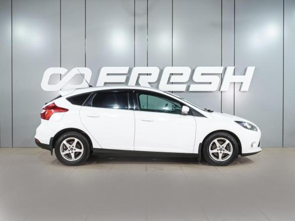 Ford Focus III с пробегом 2015 года, цена 899 000 рублей, 142157 км, хэтчбек, Автокод Объявления