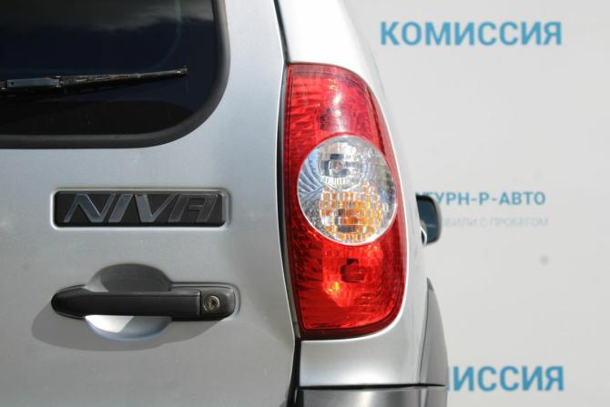 Chevrolet Niva I Рестайлинг с пробегом 2017 года, цена 630 000 рублей, 99000 км, внедорожник, Автокод Объявления