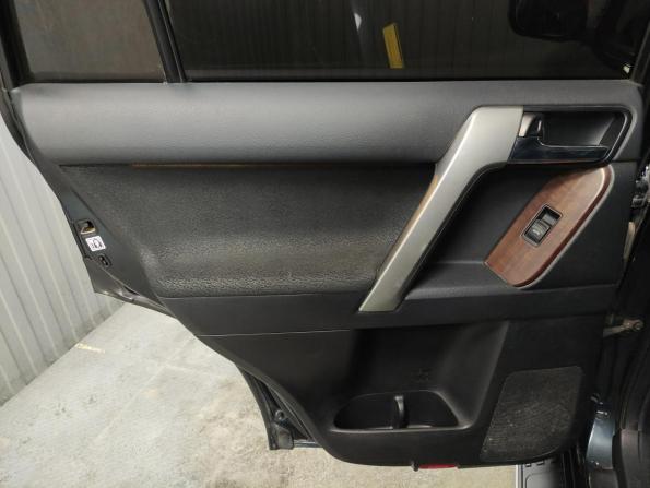 Toyota Land Cruiser Prado 150 Series Рестайлинг 1 с пробегом 2013 года, цена 3 685 000 рублей, 131500 км, внедорожник, Автокод Объявления