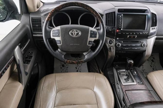 Toyota Land Cruiser 200 Series с пробегом 2011 года, цена 3 149 000 рублей, 242000 км, внедорожник, Автокод Объявления