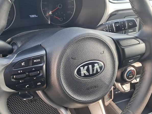 Kia Rio IV Рестайлинг с пробегом 2021 года, цена 1 610 000 рублей, 75870 км, хэтчбек, Автокод Объявления