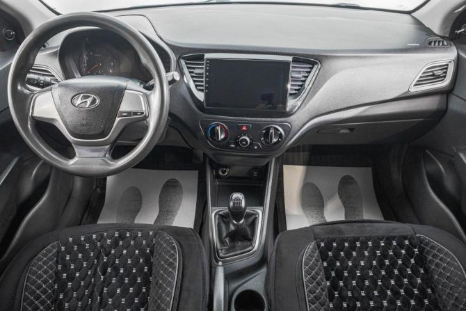Hyundai Solaris II с пробегом 2017 года, цена 999 000 рублей, 150000 км, седан, Автокод Объявления