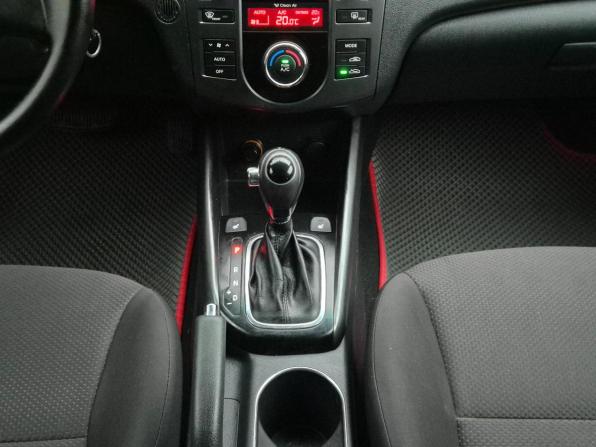 Kia Cerato II с пробегом 2012 года, цена 757 000 рублей, 151551 км, седан, Автокод Объявления