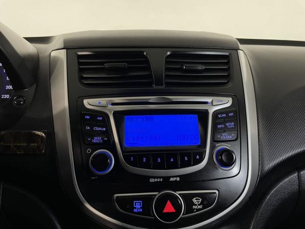 Hyundai Solaris I с пробегом 2013 года, цена 719 900 рублей, 202000 км, хэтчбек, Автокод Объявления