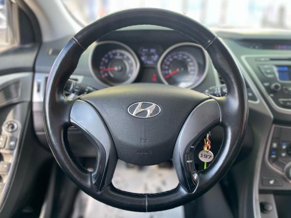 Hyundai Elantra V (MD) Рестайлинг с пробегом 2015 года, цена 900 000 рублей, 177700 км, седан, Автокод Объявления
