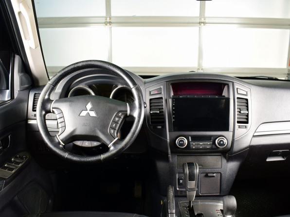 Mitsubishi Pajero IV Рестайлинг 1 с пробегом 2011 года, цена 1 949 999 рублей, 220498 км, внедорожник, Автокод Объявления