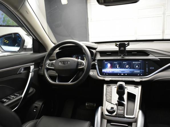 Geely Atlas Pro с пробегом 2022 года, цена 1 825 000 рублей, 68000 км, внедорожник, Автокод Объявления