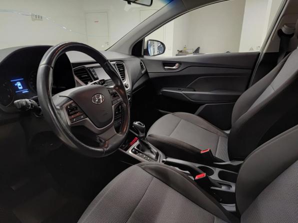 Hyundai Solaris II с пробегом 2018 года, цена 1 089 000 рублей, 165341 км, седан, Автокод Объявления