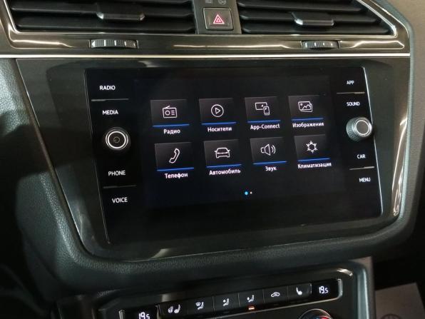Volkswagen Tiguan II с пробегом 2017 года, цена 2 649 000 рублей, 97220 км, внедорожник, Автокод Объявления