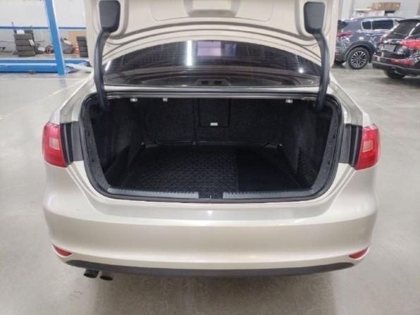 Volkswagen Jetta VI с пробегом 2012 года, цена 998 000 рублей, 102271 км, седан, Автокод Объявления