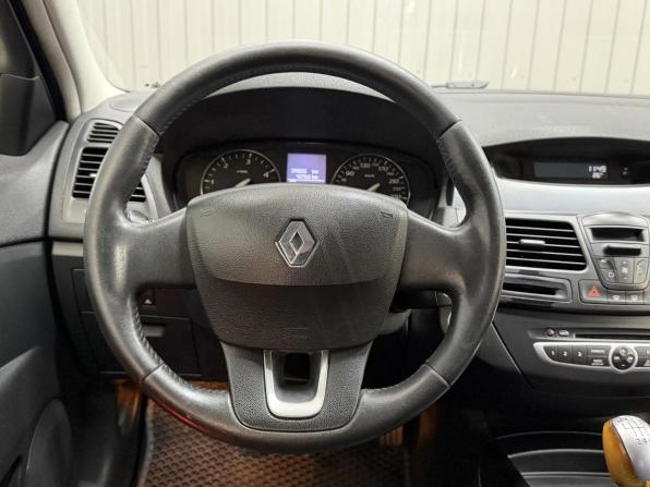Renault Laguna III с пробегом 2008 года, цена 470 000 рублей, 390554 км, лифтбек, Автокод Объявления
