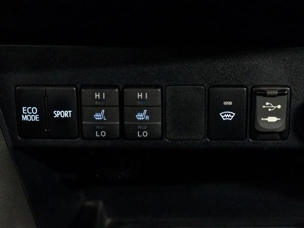 Toyota RAV4 IV (XA40) Рестайлинг с пробегом 2018 года, цена 2 579 000 рублей, 147937 км, внедорожник, Автокод Объявления