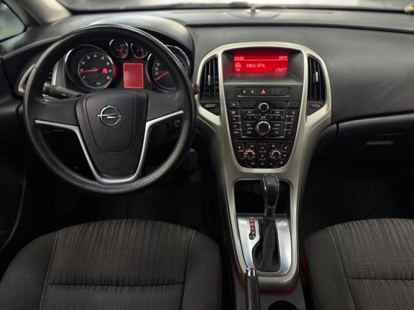Opel Astra J с пробегом 2011 года, цена 699 000 рублей, 130068 км, хэтчбек, Автокод Объявления