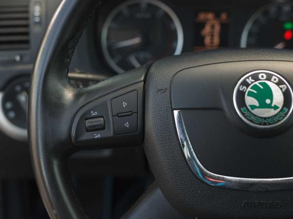 Skoda Octavia II (A5) Рестайлинг с пробегом 2012 года, цена 900 000 рублей, 166758 км, лифтбек, Автокод Объявления