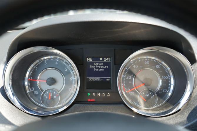 Chrysler Town &amp; Country V Рестайлинг с пробегом 2011 года, цена 999 999 рублей, 304000 км, минивэн, Автокод Объявления