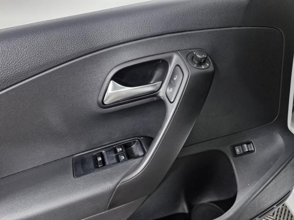 Volkswagen Polo V с пробегом 2014 года, цена 750 000 рублей, 171262 км, седан, Автокод Объявления