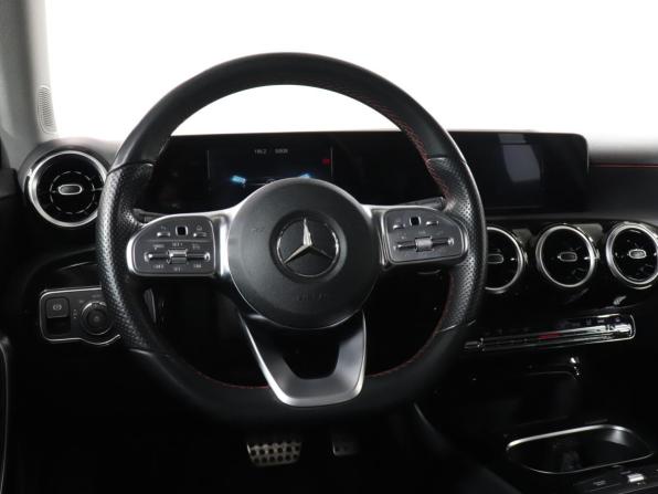 Mercedes-Benz A-Класс IV (W177) с пробегом 2018 года, цена 2 557 500 рублей, 53526 км, хэтчбек, Автокод Объявления