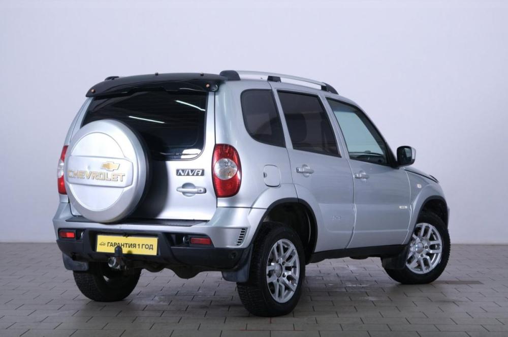 Chevrolet Niva I Рестайлинг Омск  - изображение 7