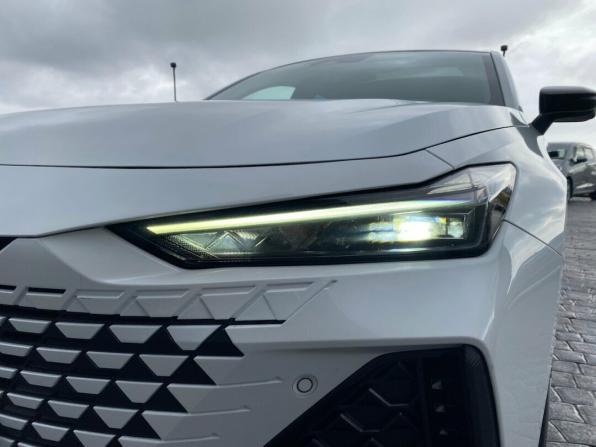 Changan UNI-V I с пробегом 2023 года, цена 2 299 000 рублей, 84917 км, лифтбек, Автокод Объявления