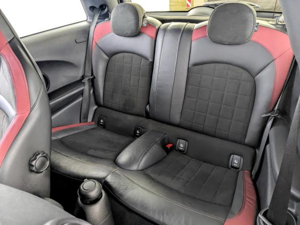 Mini Hatch III (F55/F56) с пробегом 2017 года, цена 2 020 000 рублей, 174963 км, хэтчбек, Автокод Объявления