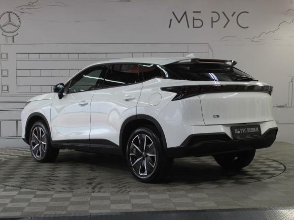 Omoda C5 II с пробегом 2026 года, цена 2 399 000 рублей, 5987 км, внедорожник, Автокод Объявления