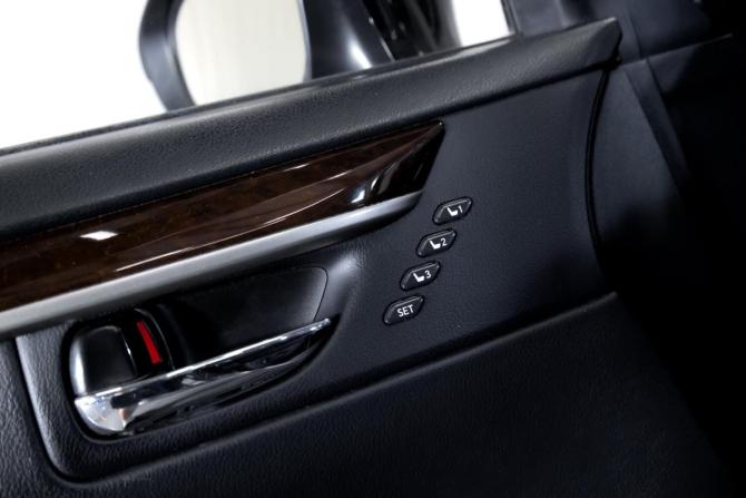 Lexus ES VI с пробегом 2013 года, цена 2 050 000 рублей, 255978 км, седан, Автокод Объявления