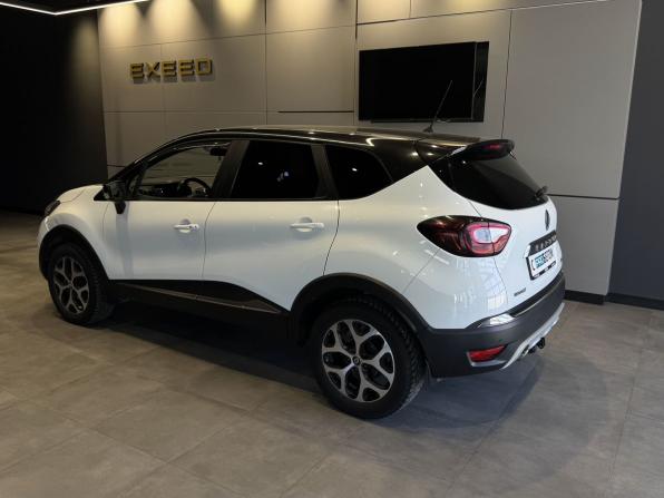 Renault Kaptur I с пробегом 2017 года, цена 1 355 000 рублей, 131008 км, внедорожник, Автокод Объявления