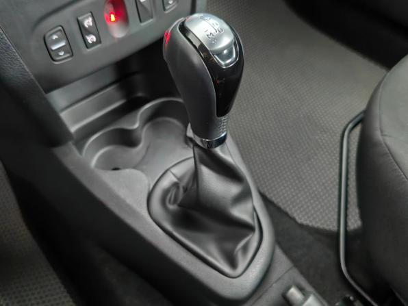 Renault Sandero II с пробегом 2018 года, цена 925 000 рублей, 109715 км, хэтчбек, Автокод Объявления