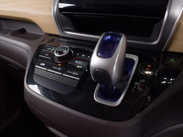 Honda Freed II с пробегом 2016 года, цена 1 299 999 рублей, 170841 км, компактвэн, Автокод Объявления