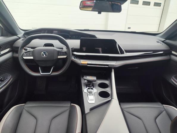 Changan UNI-V I с пробегом 2024 года, цена 2 150 000 рублей, 40989 км, лифтбек, Автокод Объявления