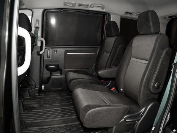 Honda Stepwgn V Рестайлинг с пробегом 2017 года, цена 2 299 500 рублей, 78450 км, минивэн, Автокод Объявления