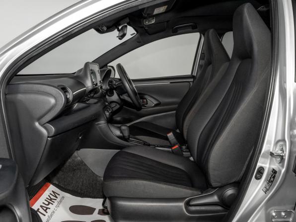 Toyota Yaris IV с пробегом 2021 года, цена 1 070 500 рублей, 100650 км, хэтчбек, Автокод Объявления