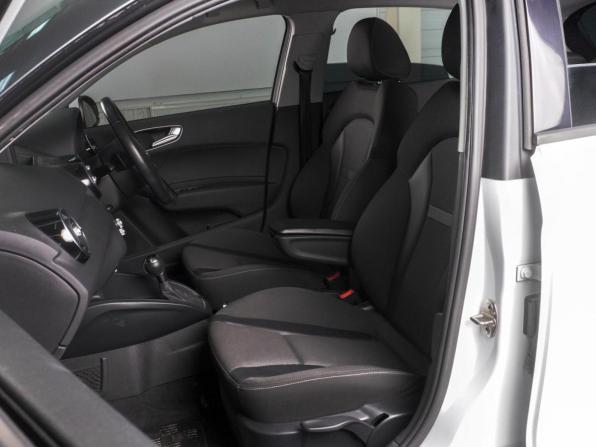 Audi A1 I (8X) с пробегом 2012 года, цена 950 000 рублей, 100429 км, хэтчбек, Автокод Объявления