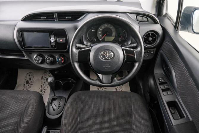 Toyota Vitz III (XP130) Рестайлинг 2 с пробегом 2017 года, цена 899 000 рублей, 199923 км, хэтчбек, Автокод Объявления
