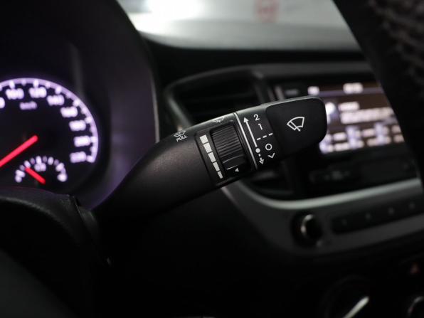 Hyundai Solaris II с пробегом 2018 года, цена 1 300 000 рублей, 133000 км, седан, Автокод Объявления