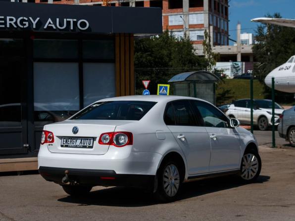 Volkswagen Jetta V с пробегом 2010 года, цена 689 000 рублей, 239954 км, седан, Автокод Объявления