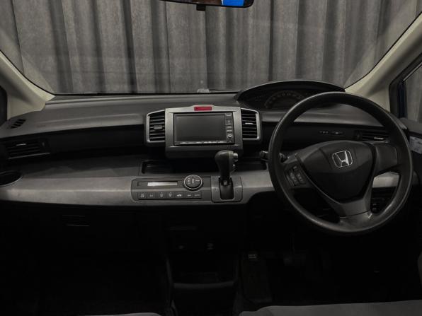 Honda Freed I с пробегом 2009 года, цена 929 000 рублей, 98000 км, компактвэн, Автокод Объявления