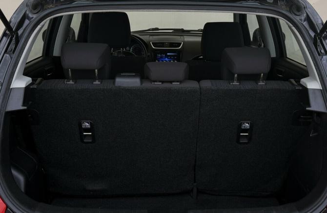 Suzuki Swift IV Рестайлинг с пробегом 2013 года, цена 820 000 рублей, 203373 км, хэтчбек, Автокод Объявления
