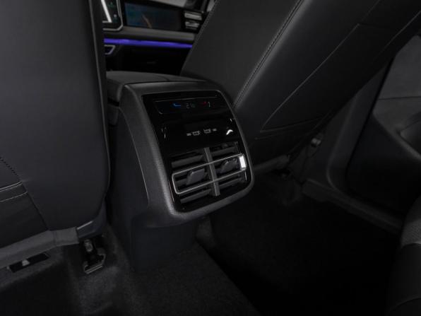 Volkswagen Tiguan III (China Market) с пробегом 2026 года, цена 4 900 000 рублей, 40 км, внедорожник, Автокод Объявления